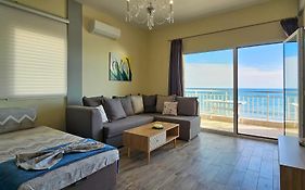 Hara Apartment In Front Of The Beach