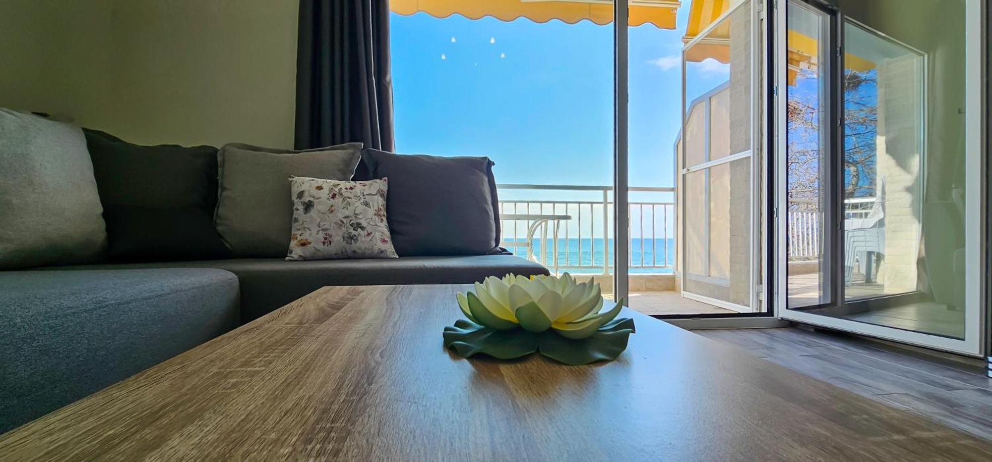 Hara Apartment In Front Of The Beach Paralia Katerinis Exterior photo